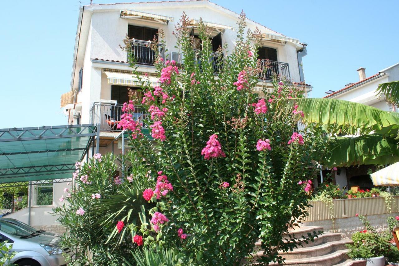 Apartments Jann Krk Town Bagian luar foto